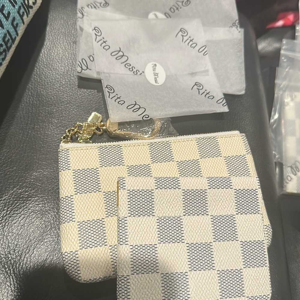 Rita Messi Checkered Cream and Gray Zippered Coin and Squeeze Coin Pouch Set